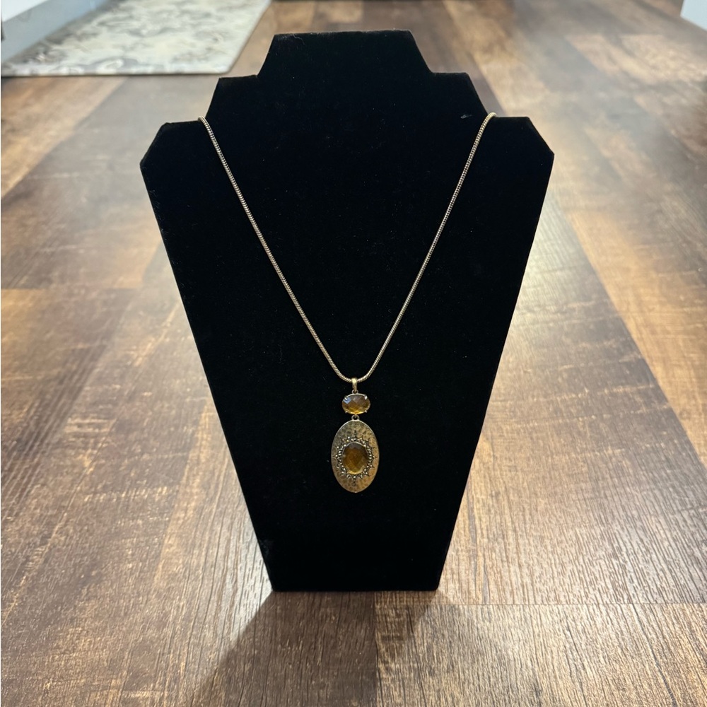 Lucky Brand Gold oval Pendant Necklace with center starburst